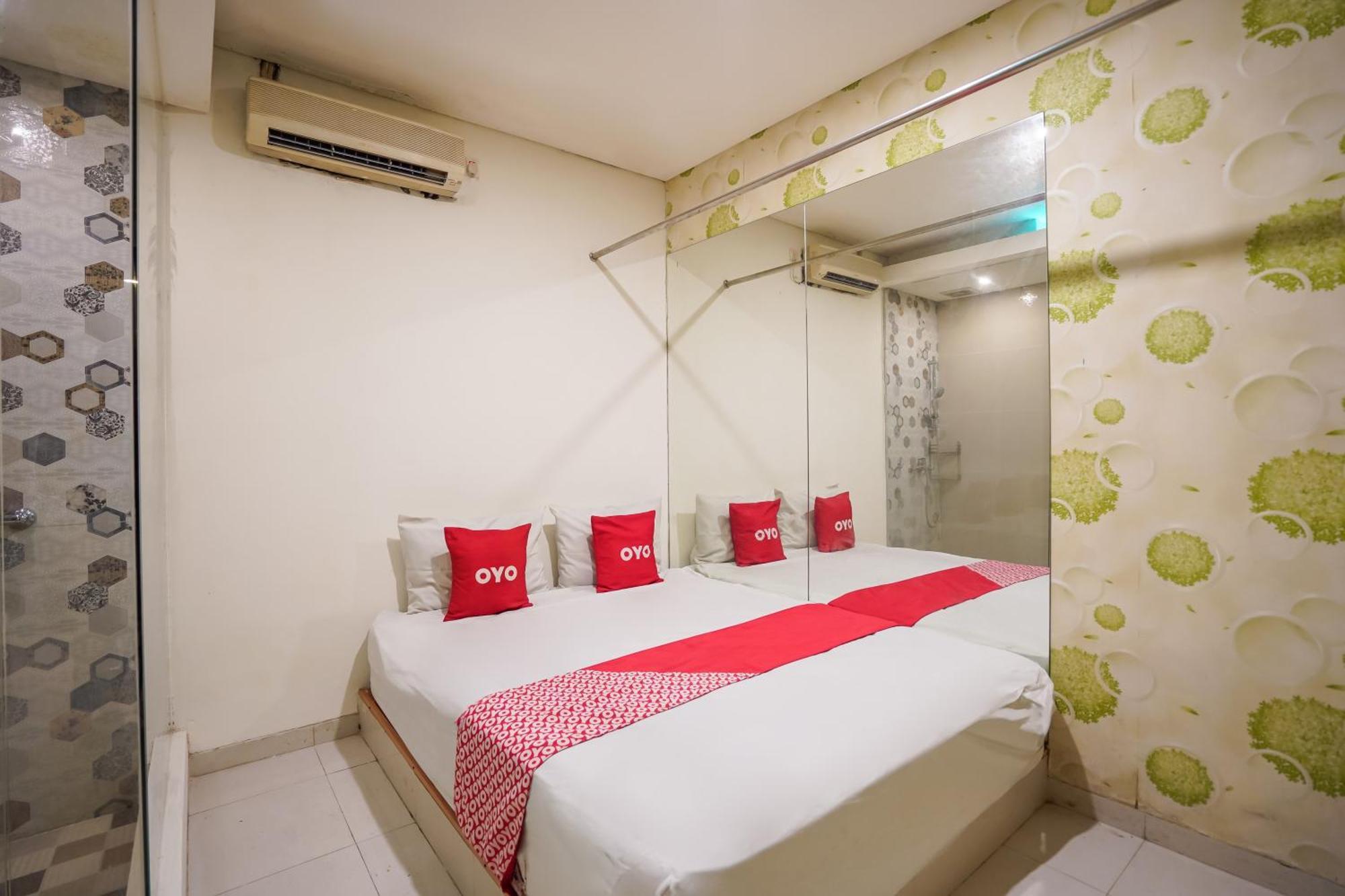 Super Oyo Capital O 92633 Spring Hotel Gubeng Sorabaya Extérieur photo