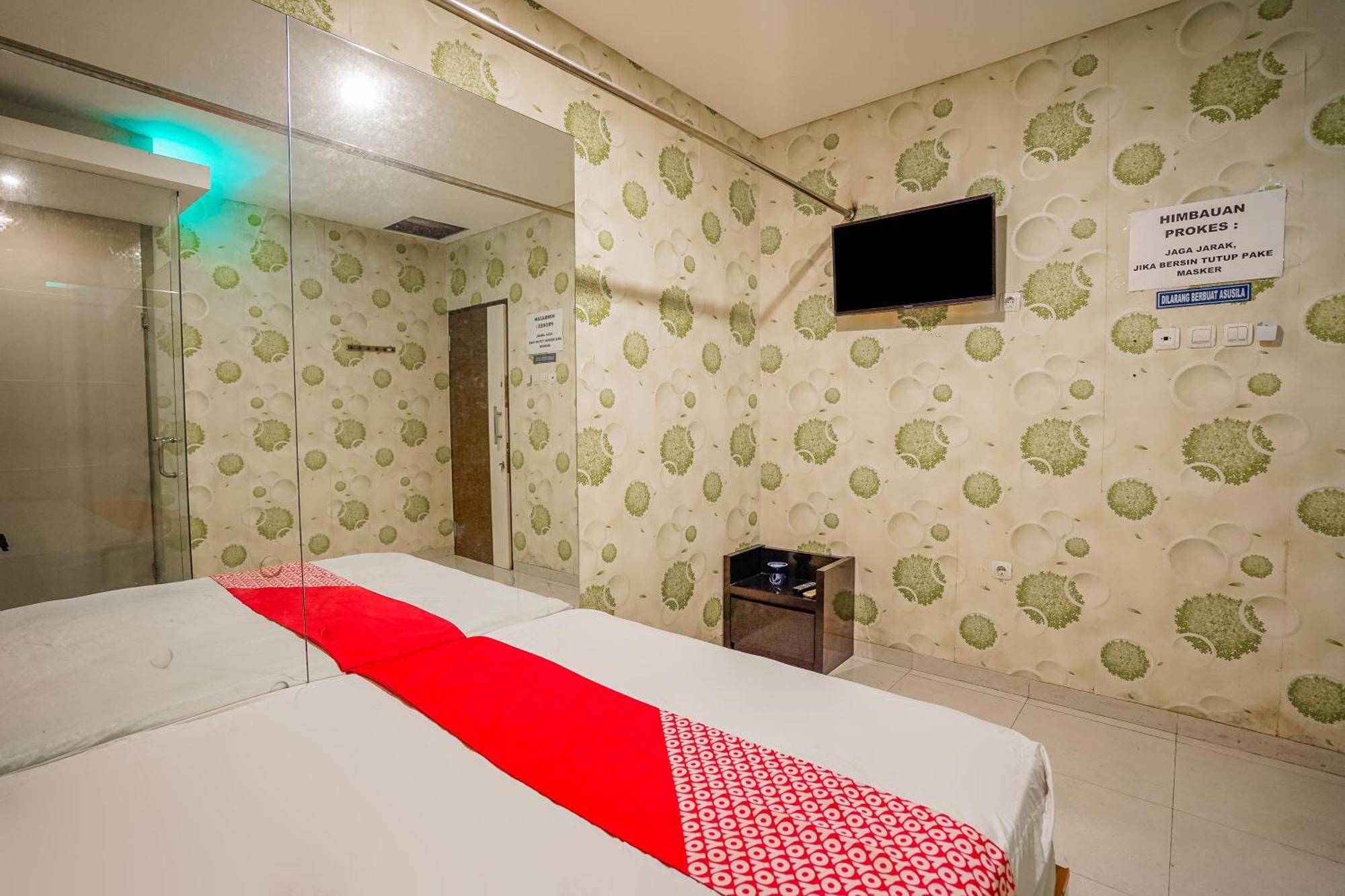 Super Oyo Capital O 92633 Spring Hotel Gubeng Sorabaya Extérieur photo