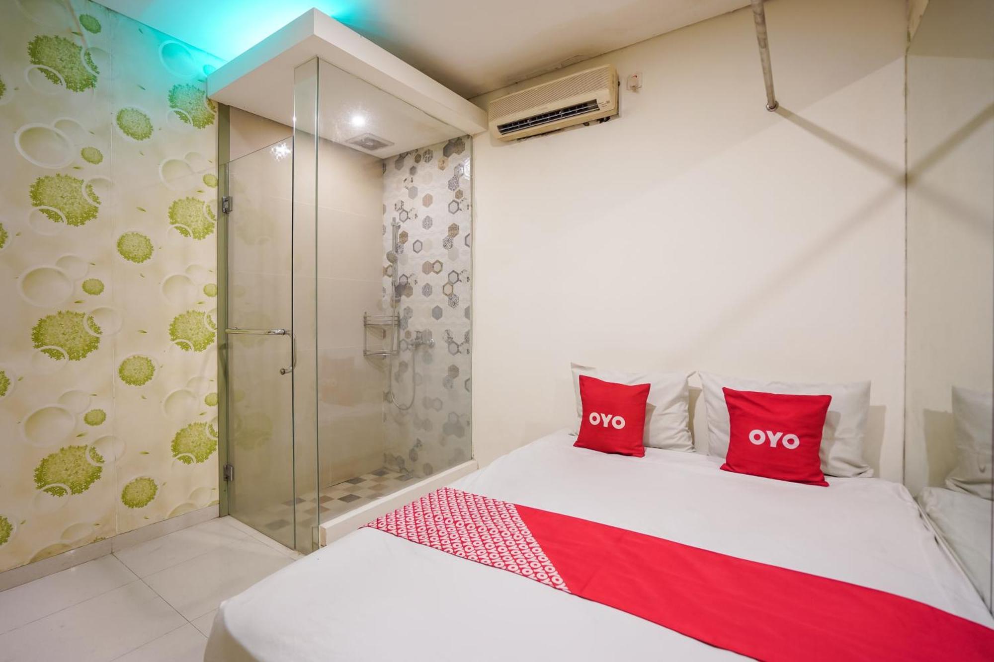 Super Oyo Capital O 92633 Spring Hotel Gubeng Sorabaya Extérieur photo