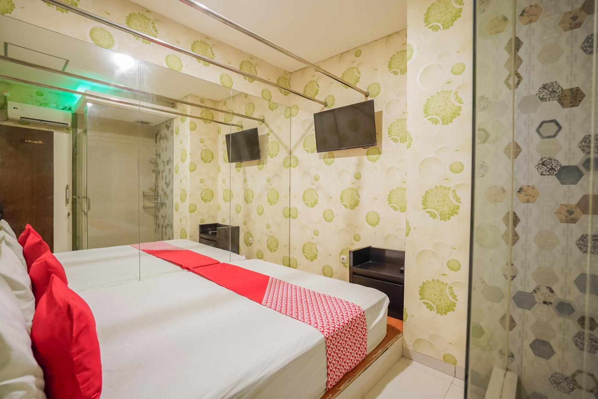 Super Oyo Capital O 92633 Spring Hotel Gubeng Sorabaya Extérieur photo
