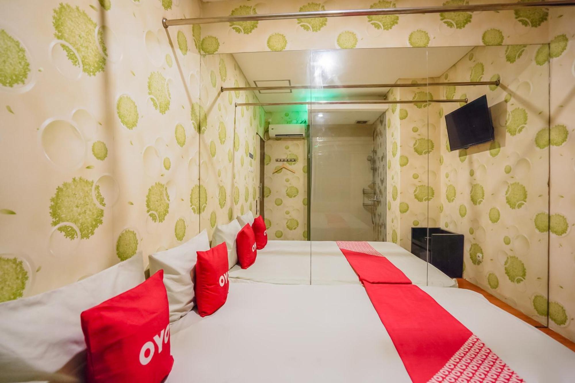 Super Oyo Capital O 92633 Spring Hotel Gubeng Sorabaya Extérieur photo