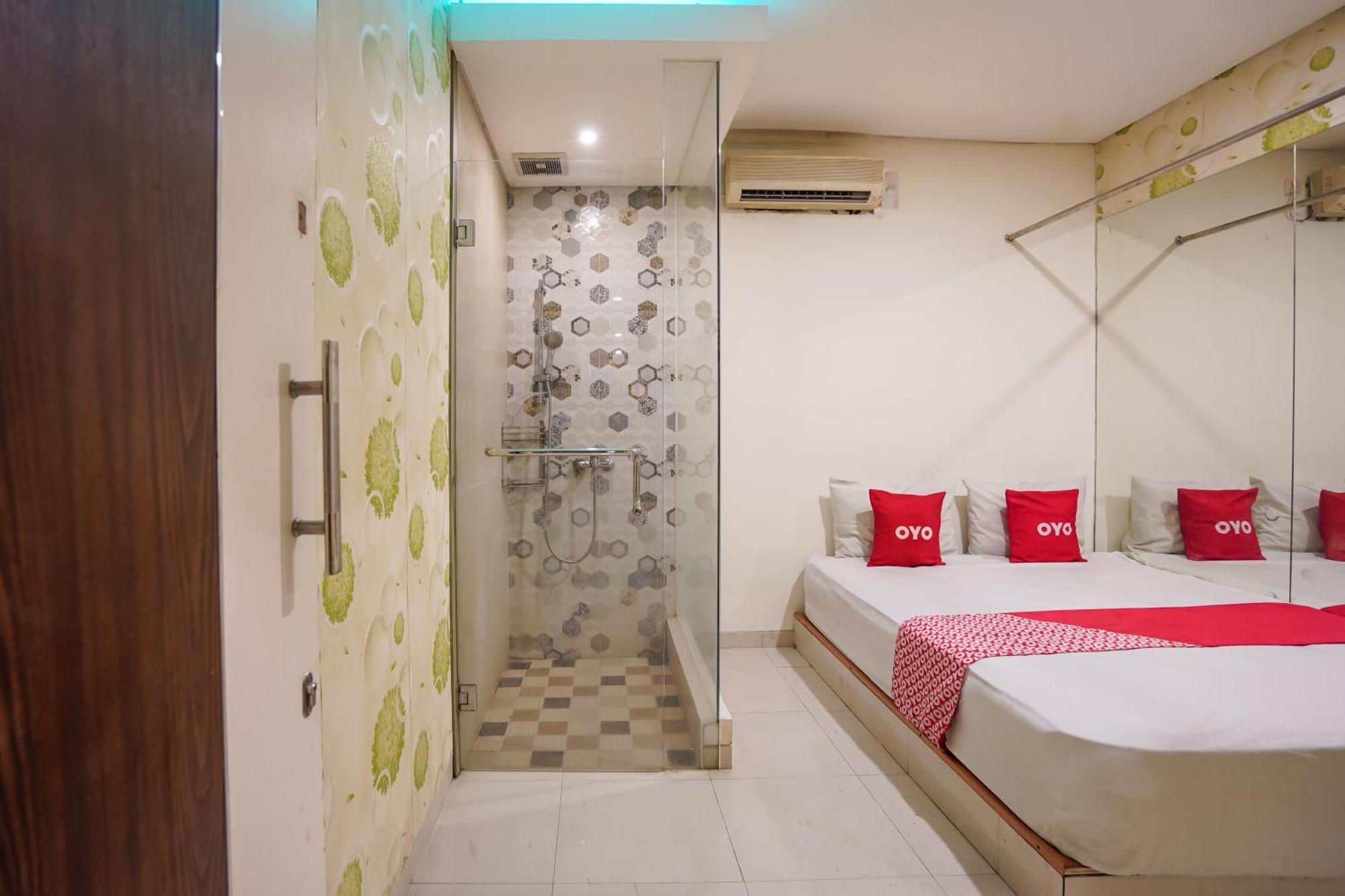 Super Oyo Capital O 92633 Spring Hotel Gubeng Sorabaya Extérieur photo